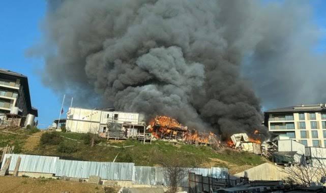 Direnmek Görevdir Yangın Yerinde (Lara&nbsp;Sarper)